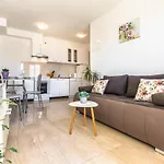 Jure Apartmán