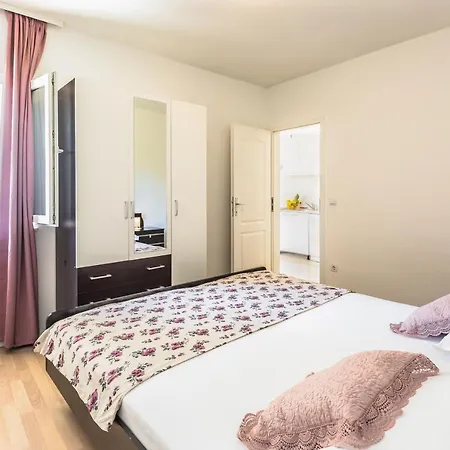 Apartment Jure *