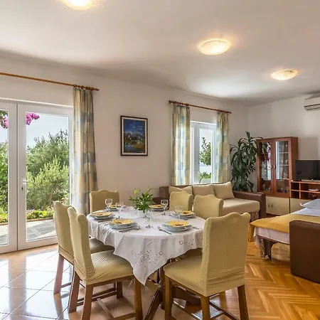 Apartment Jure *