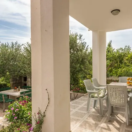 Jure Apartment Makarska