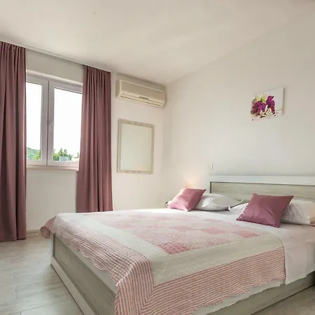 Apartment Jure *