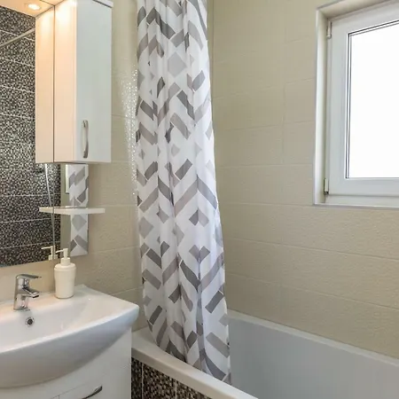 Jure Sea View Apartmán