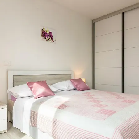 Jure Sea View Apartmán